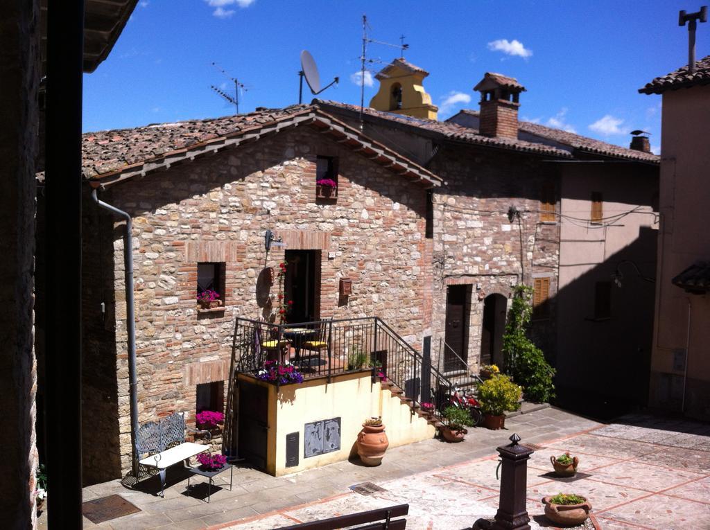 La Piazzetta Del Borgo Hotel Todi Exterior photo